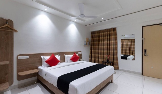Aashro Akshar Inn