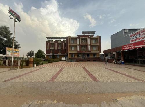 Amar mahal hotel and restaurant