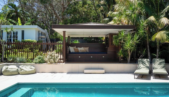 Aroha Avalon - Luxury Pool & Beach Escape.