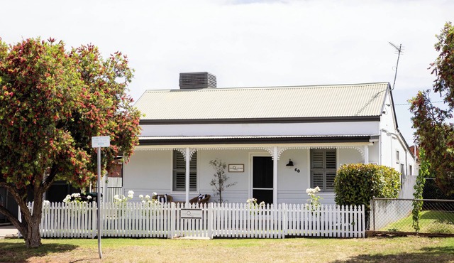 Beautiful Four Bedroom Home in the Heart of Coolamon