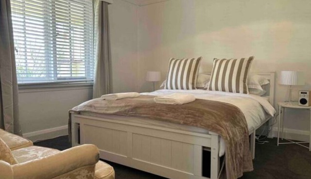 Berwyn Cottage Bowral, cosy and inviting, 1 minute walk to Bowral central.