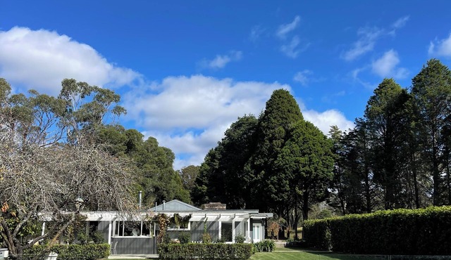Boutique farm-stay in The Southern Highlands with pool. Family + pet friendly.