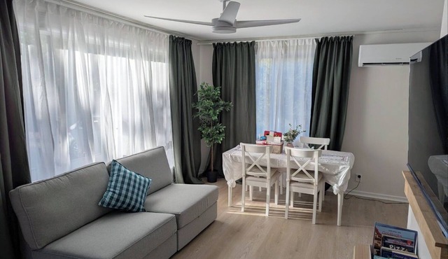 [Bright Family House] 3 BDR with ACs, Backyard & Free Parking