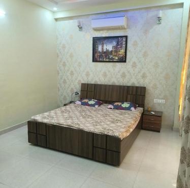 Bright Room in Family Home No Unmarried Couples Allowed