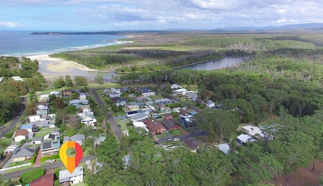 Bush 2 Beach in Berrara