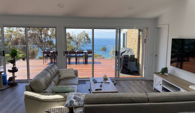 Buy 2 weekend nights, get 2 week nights free - LUXURY WITH STUNNING SEA VIEWS