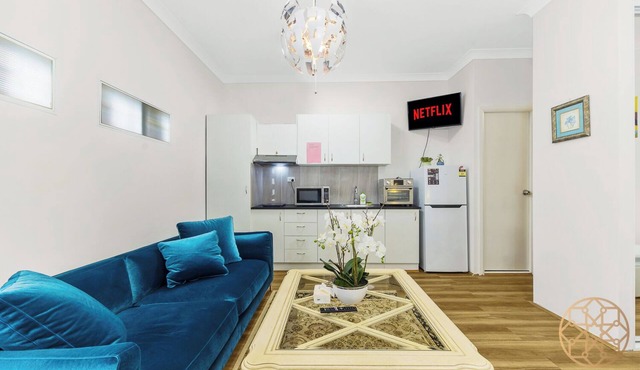 Carlingford sweet studio with WiFi& Parking