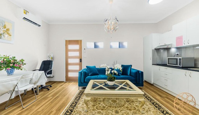 Carlingford sweet studio with WiFi& Parking
