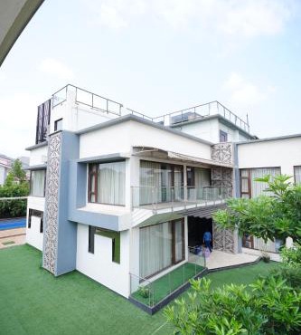 Casa Glora by the carrara stays