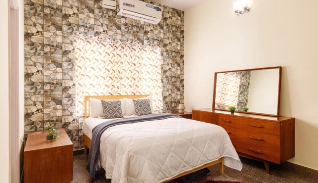 Cedar Wood Villa by RedOlive 3BHK Nr Indiranagar