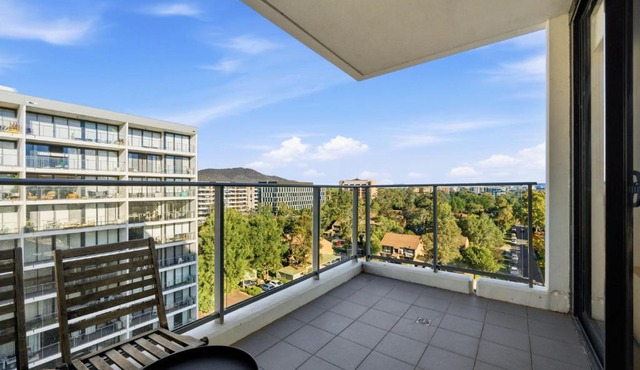 Charming 2BR Apartment Near Canberras Attractions