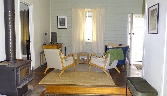 Charming 4 bedroom house, beautiful large private garden