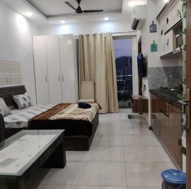 Chic Apartment#Couple Goal#High Rise#Balcony#condo