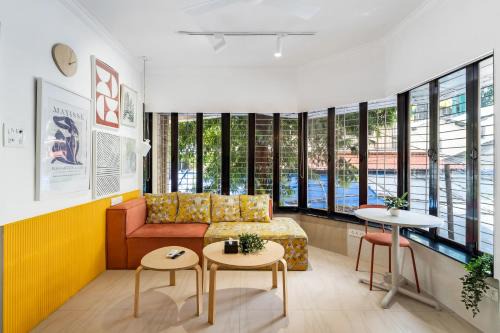 Chloe 1BHK in Bandra W by SquareOne Stays