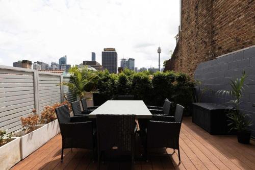 Cozy Home w Outdoor Dining for 8 people
