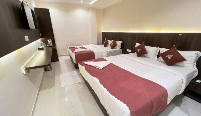 CR Residency By Glitz Hotels