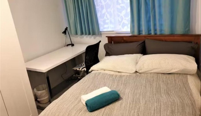 Dana-Private Room in a Shared House-Close to City & ANU-2