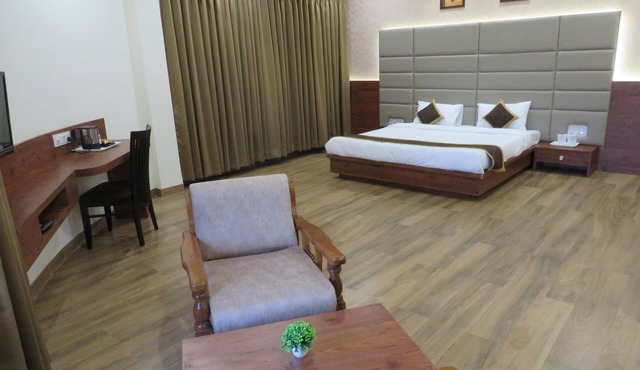 Dariyalal Hotel