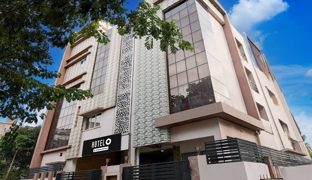 Deluxe Luxury Stay Near Cosmopolis