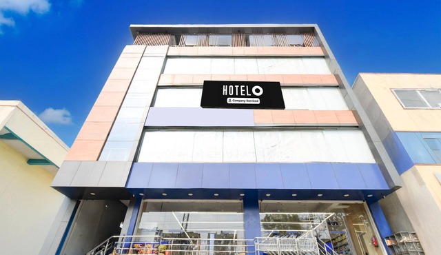 Deluxe Shree Srinivasa Hotel
