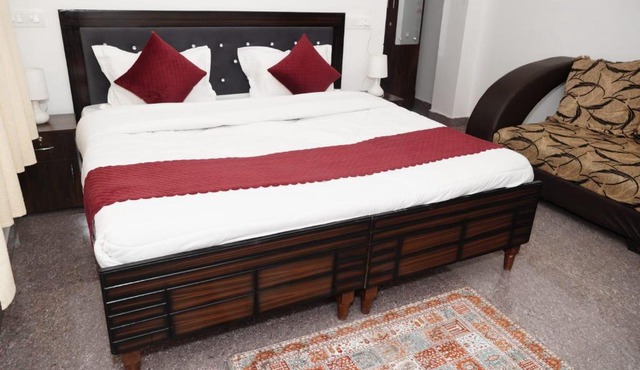 Dhananjay homestay