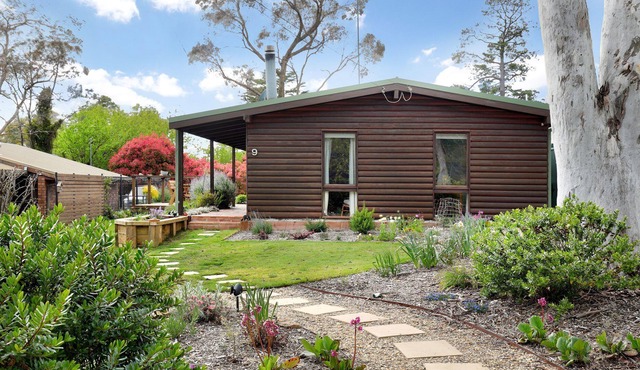 Dillwynia | 2 bedroom home with Slow Combustion fireplace