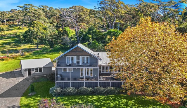 Dun Barra – private, tranquil property on Mount Gibraltar with seasonal garden and distant view