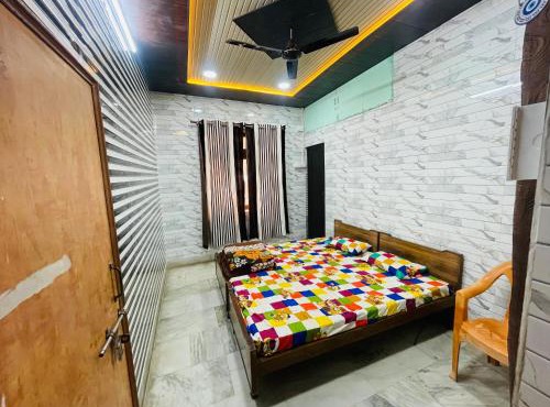 Dwarkapuri Paras guest house