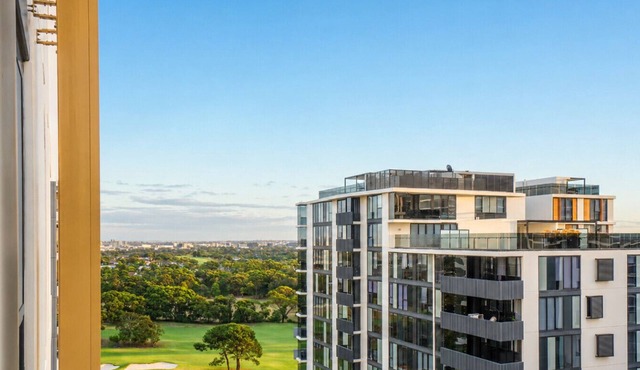 Eastgardens 2BR/2BA | 2 Parking + Shops