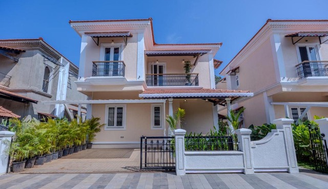 ELIVAAS Signature Cygnus with Pvt pool