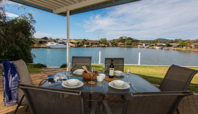 Elouera 23 - Waterfront and Pet-Friendly!
