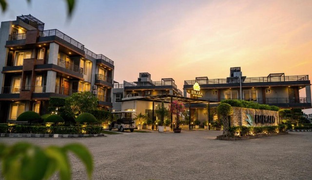 Evaara By The Ganges- River Side Resort and Villa