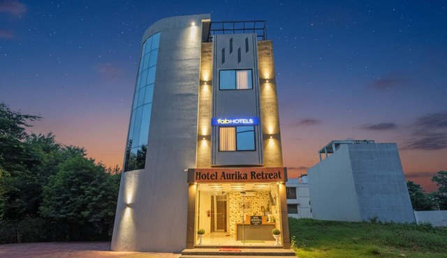 Fabhotel Aurika Retreat