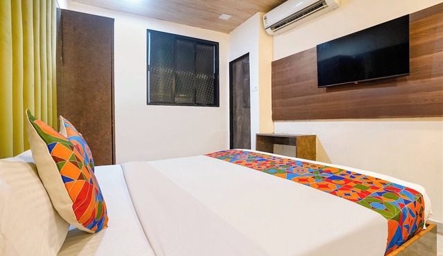 Fabhotel B Town