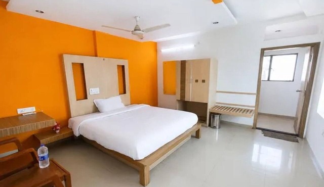 Fabhotel Bhagyashri Executive
