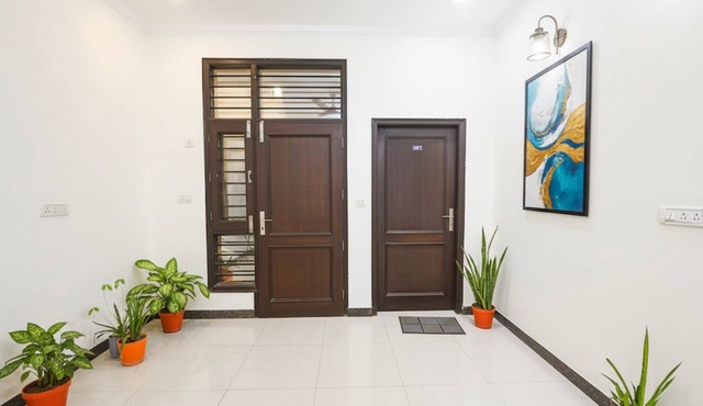 FabHotel Golf Luxury - 10 Min From Sector 42-43 Rapid Metro Station