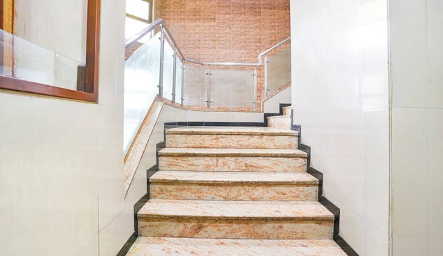 Fabhotel Guru Heritage
