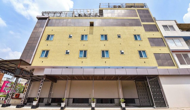 Fabhotel Prime Garvit
