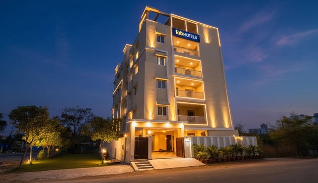 Fabhotel Rk Suites