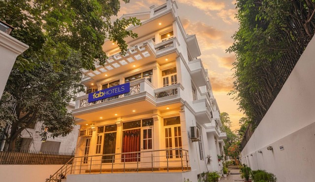 Fabhotel Royal Spark Inn