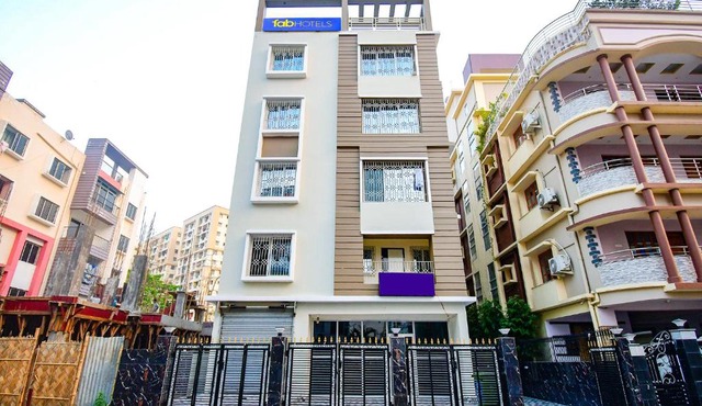 FabHotel Trishiv - Newtown Kolkata