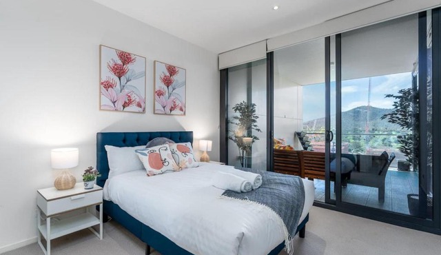 Fabulous 2BR 2BA Apartment in the Central District