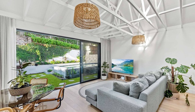 Family-friendly 4BR Resort-inspired urban oasis with pool
