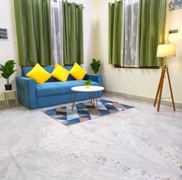 Flickstays Elara