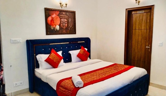 Fortune Home Service Apartment 2Bhk,Saket Near Max Hospital