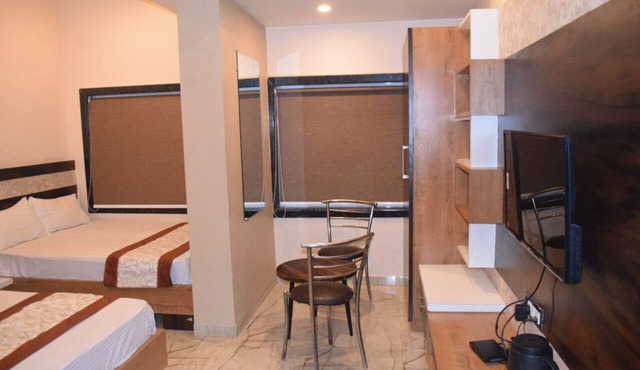 Gopi Hotel And Restaurant