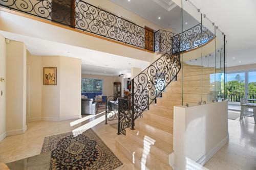 GRAND APARTMENT by the Harbor,