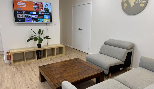Grand Family Estate for 20 people in Macarthur