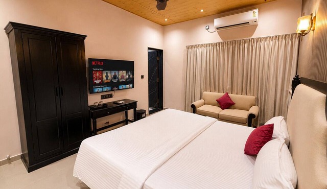 Guru Shikhar Heights - Highest Hotel in Mount Abu (5700 feet)