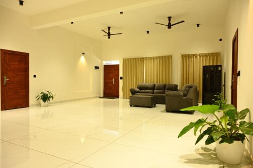 Hill Groves Home Stay